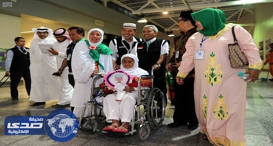 بالصور.. وصول أكبر معمرة إندونيسية لأداء الحج