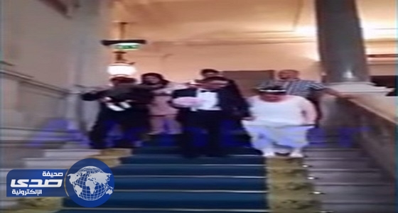 بالفيديو.. شاب مغربي يتزوج بمسنة