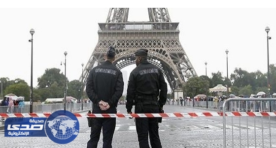 الشرطة الفرنسية تخلي برج إيفل بعد محاولة هجوم