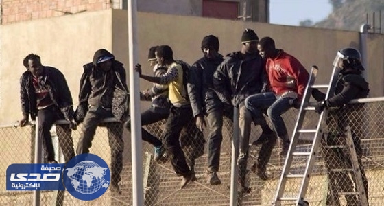 مهاجرون يقتحمون الحدود بين المغرب وإسبانيا