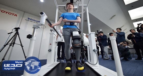 ” الروبوت ” يساعد مرضى الشلل على المشي
