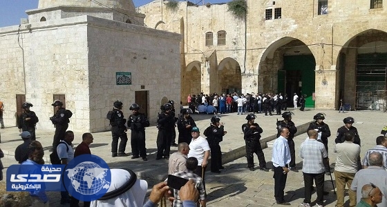 العشرات من المستوطنين اليهود يقتحمون المسجد الأقصى