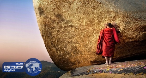 بالصور.. &#8221; صخرة الشعرة الذهبية &#8221; أسطورة بورما
