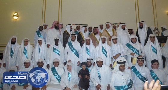 بالصور.. حلقات الثنيان تحتفل بتخريج 60 حافظاً للقرآن