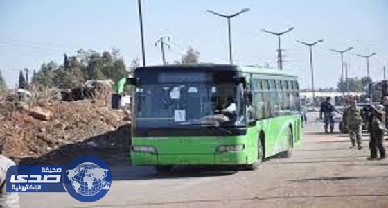 وصول حافلات تحمل مسلحين ونازحين سوريين من جرود عرسال