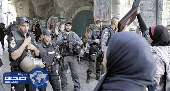 ⁠⁠⁠⁠⁠قوات الاحتلال الإسرائيلي تعتدي على المصلين وتعتقل فلسطينيين