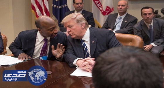 ترامب يسخر من استقالة عضو مجلس الصناعة الأمريكي