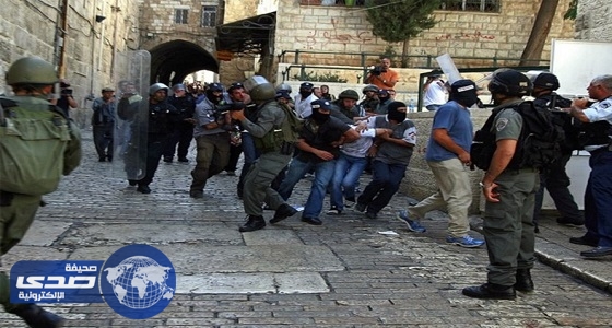 قوات الاحتلال تعتقل نائباً و6 فلسطينيين
