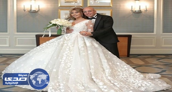 المطربة جنات تحتفل بزفافها على محام مصري