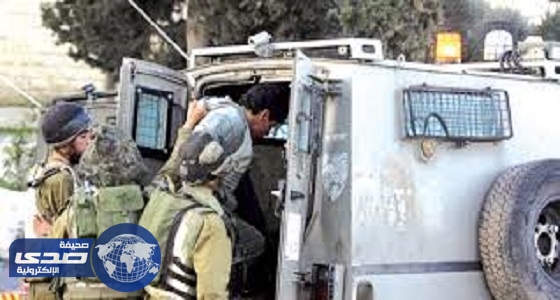 قوات الاحتلال تصيب عدد من الفلسطينيين وتعتقل آخرين