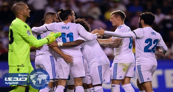 ريال مدريد يستهل رحلة الدفاع عن لقبه بثلاثية في ديبورتيفو لاكورونا
