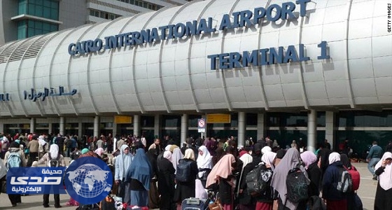 أسرة سعودية تغرق في النوم بمطار القاهرة وطائرة أبها تقلع بدونها
