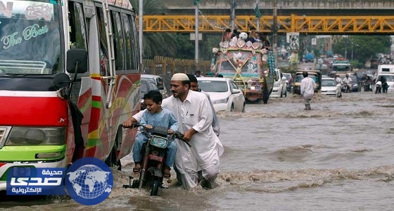 ارتفاع ضحايا الفيضانات في ” كراتشي ” الباكستانية إلى 16 قتيلا