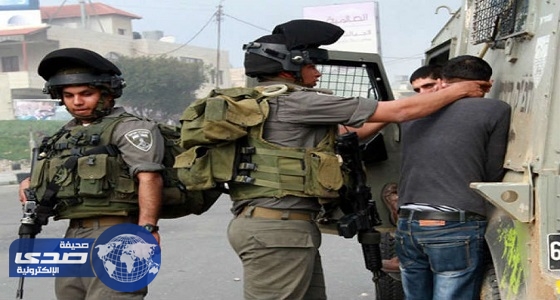 قوات الاحتلال تعتقل فلسطينيًا على حاجز عسكري جنوب جنين