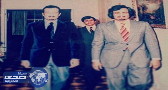 ” القحطاني ” ينشر صورة نادرة لخادم الحرمين ووالد الشيخ سلطان بن سحيم