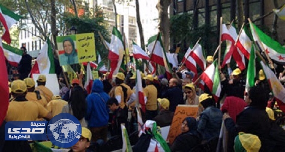 ⁠⁠⁠⁠⁠المعارضة الإيرانية تتظاهر أمام الأمم المتحدة احتجاجا على حضور &#8221; روحاني &#8220;