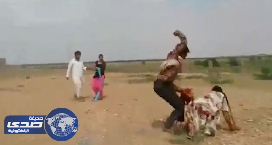 بالفيديو.. لحظة اختطاف مراهقة أمام أهلها