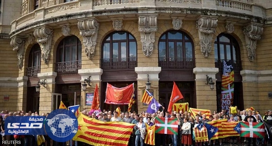 حملة مداهمات لوقف استفتاء كتالونيا