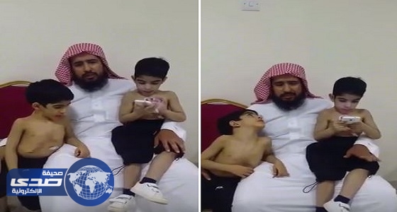 بالفيديو.. مواطن يناشد علاج ابنيه ” التوأم السيامي ” خارج المملكة بعد تدهور حالتهما