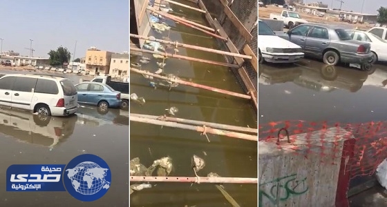 بالفيديو.. حي الوزيرية بجدة يغرق والسكان يناشدون خالد الفيصل التدخل