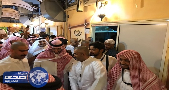 بالفيديو والصور.. نائب أمير مكة في زيارات مفاجئة لمخيمات الحجاج بمنى