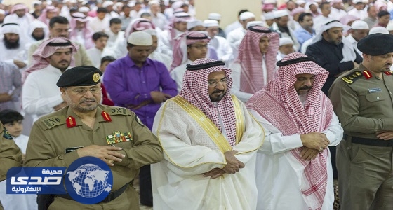 بالصور.. وكيل إمارة الباحة وجمع من المواطنين يؤدون صلاة عيد الأضحى