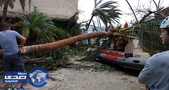 بالصور.. إعصار ” إرما ” يدمر جزيرة ملياردير