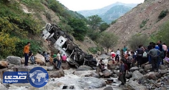مصرع وإصابة 47 طالبا في حادث انقلاب حافلة