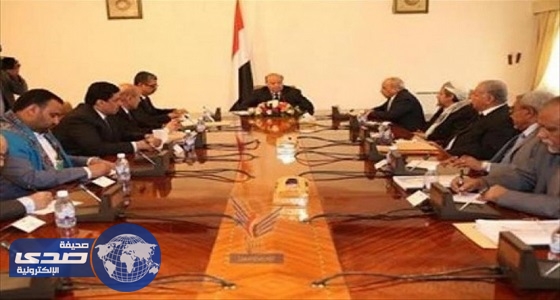الحكومة اليمنية تستنكر تصريحات عضو فريق الانقلابيين المفاوض
