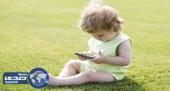استطلاع للرأي: 10% من الآباء يقبلون بامتلاك أطفالهم هاتف محمول