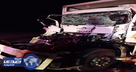 الهلال الأحمر بالطائف ينقذ حياة سائق في حادث اصطدام شاحنة بـ &#8221; تريلا &#8220;