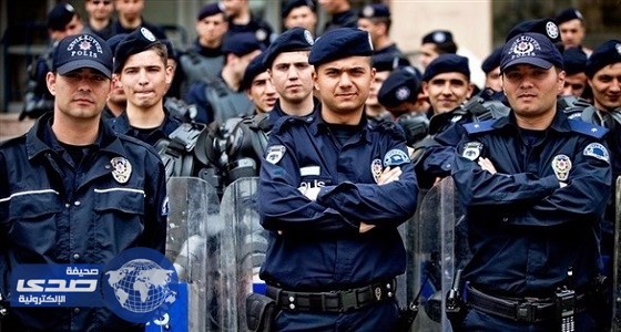 أنقرة تهدد بتجريد 99 مواطنا من الجنسية