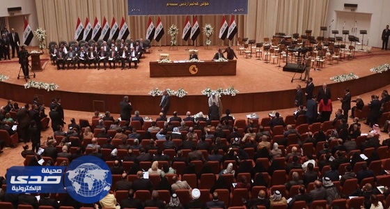 بالفيديو.. رئيس البرلمان العراقي يعلق عضوية نائبين