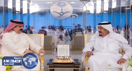 خادم الحرمين يقيم مأدبة غداء لملك البحرين