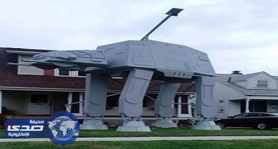 أمريكي يبني مركبة عملاقة استعدادًا لعيد الهالوين