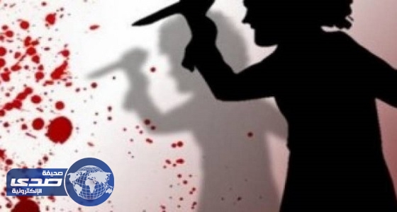 ممرضة مضطربة نفسيًا تطعن طبيبًا في رقبته