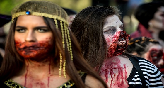 بالصور.. موكب مرعب في تشيلي للاحتفال بـ &#8221; الهالوين &#8220;