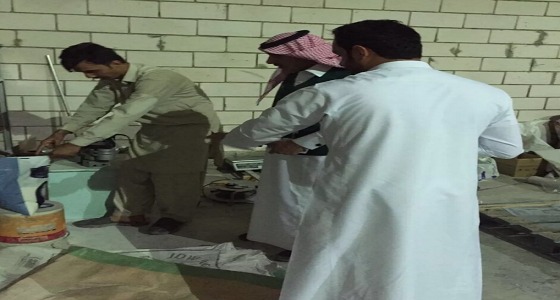بالصور.. ” التجارة ” تضبط مستودع لتخزين مواد غذائية مسروقة في الرياض