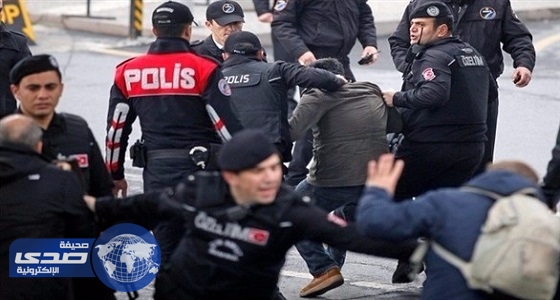 الشرطة التركية تعتقل 70 عسكريا بزعم صلتهم بجولن