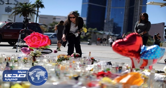 بالصور.. أمريكيون يدعون العالم للصلاة من أجل ضحايا لاس فيجاس