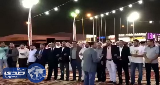 بالفيديو.. معلمون وافدون يحتفلون بزميلهم السعودي يوم زفافه في المزاحمية