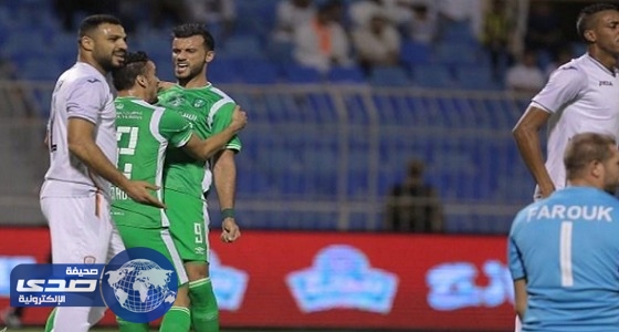 عمر السومة يسجل الهدف الـ100 مع الأهلي