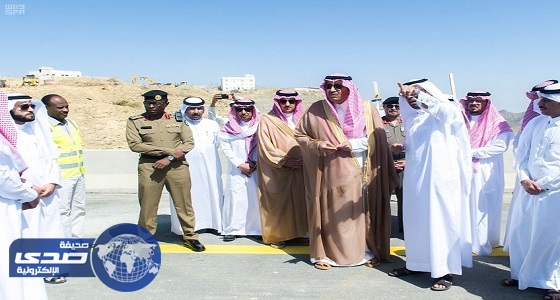 صور.. الأمير حسام بن سعود يتفقد مشروع إصلاح الطريق الرابط بين الطائف والباحة وأبها