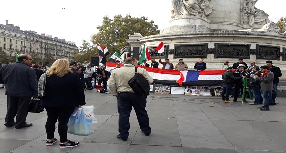 نشطاء يمنيون ينظمون وقفة احتجاجية بباريس ضد تقرير الأمم المتحدة الأخير