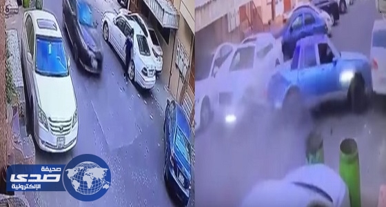 بالفيديو.. الإطاحة بـ &#8221; 3 &#8221; شبان اصطدمت مركبتهم بسيارة متوقفة في الشرقية