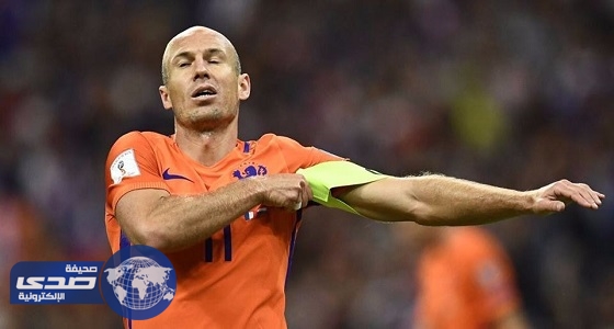بالصور.. قائد منتخب هولندا يعتزل حزنا على عدم التأهل لكأس العالم