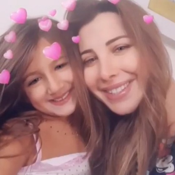 ” سناب شات ” الفنانة نانسي عجرم وابنتها