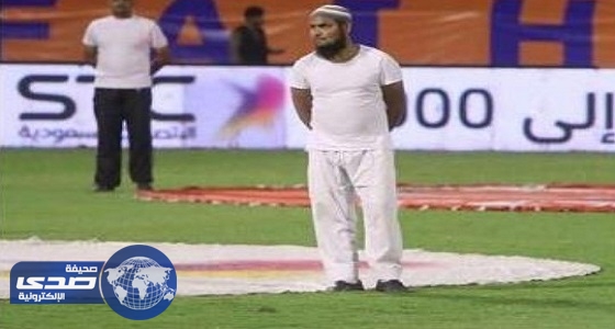 اتحاد الكرة يغرم ” صلة ” بعد صورة الملابس الداخلية