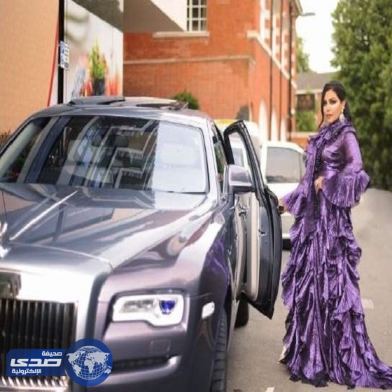 الفنانة أحلام تكشف النقاب عن سيارتها الجديدة