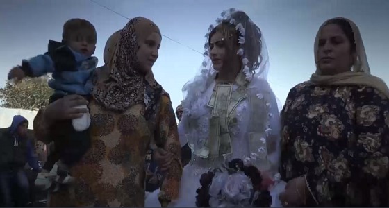 بالفيديو .. أول زفاف لعروسين بعد خروج داعش من الرقة السورية